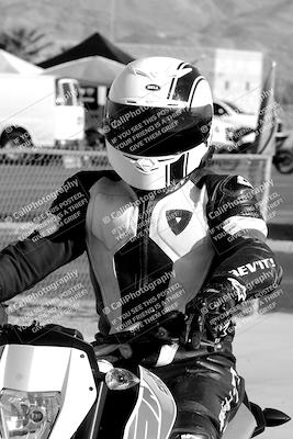 media/Nov-28-2022-Moto Forza (Mon) [[c5a51e62ca]]/Around the Pits/